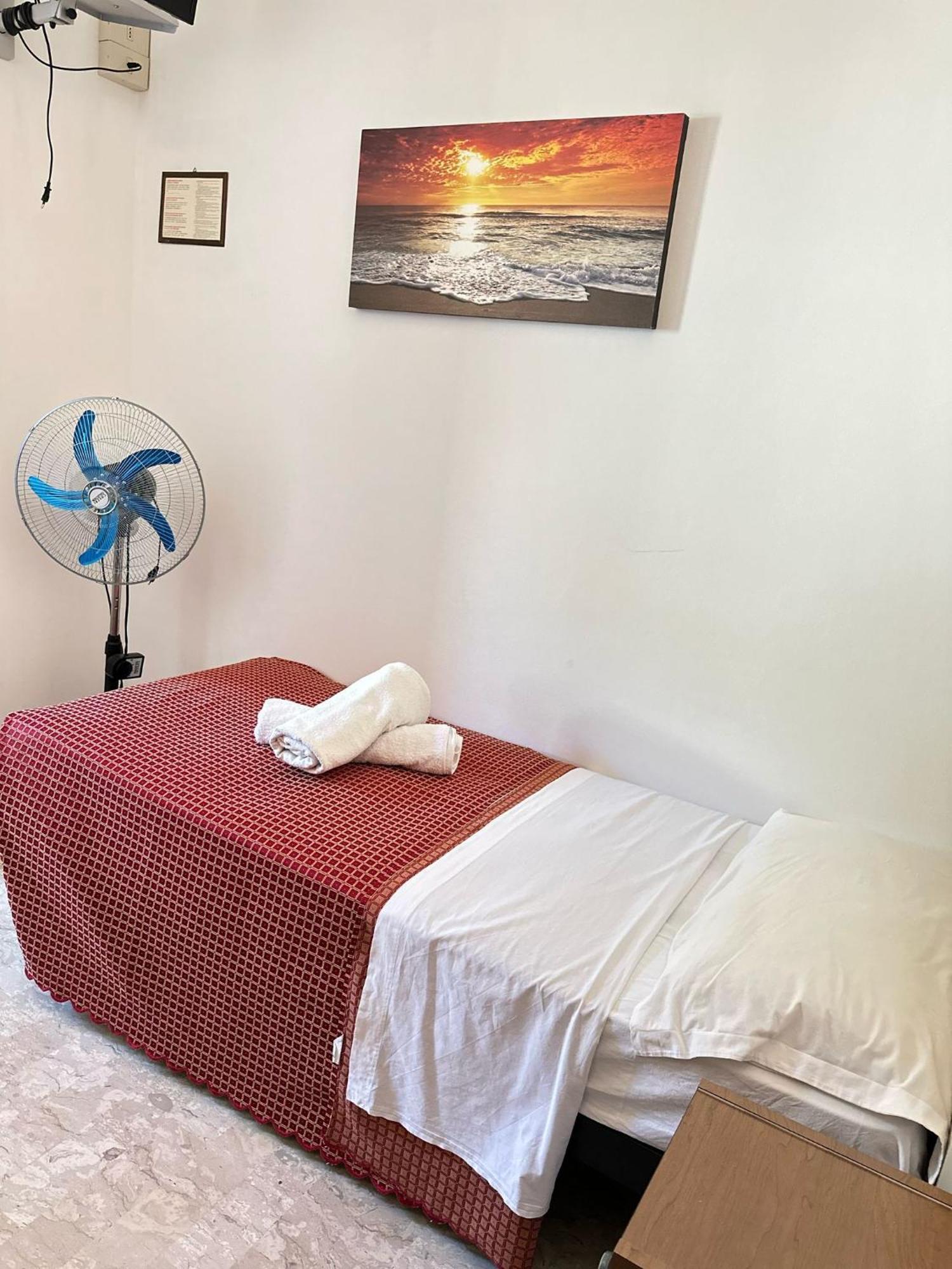 Anny Hotel Римини Екстериор снимка