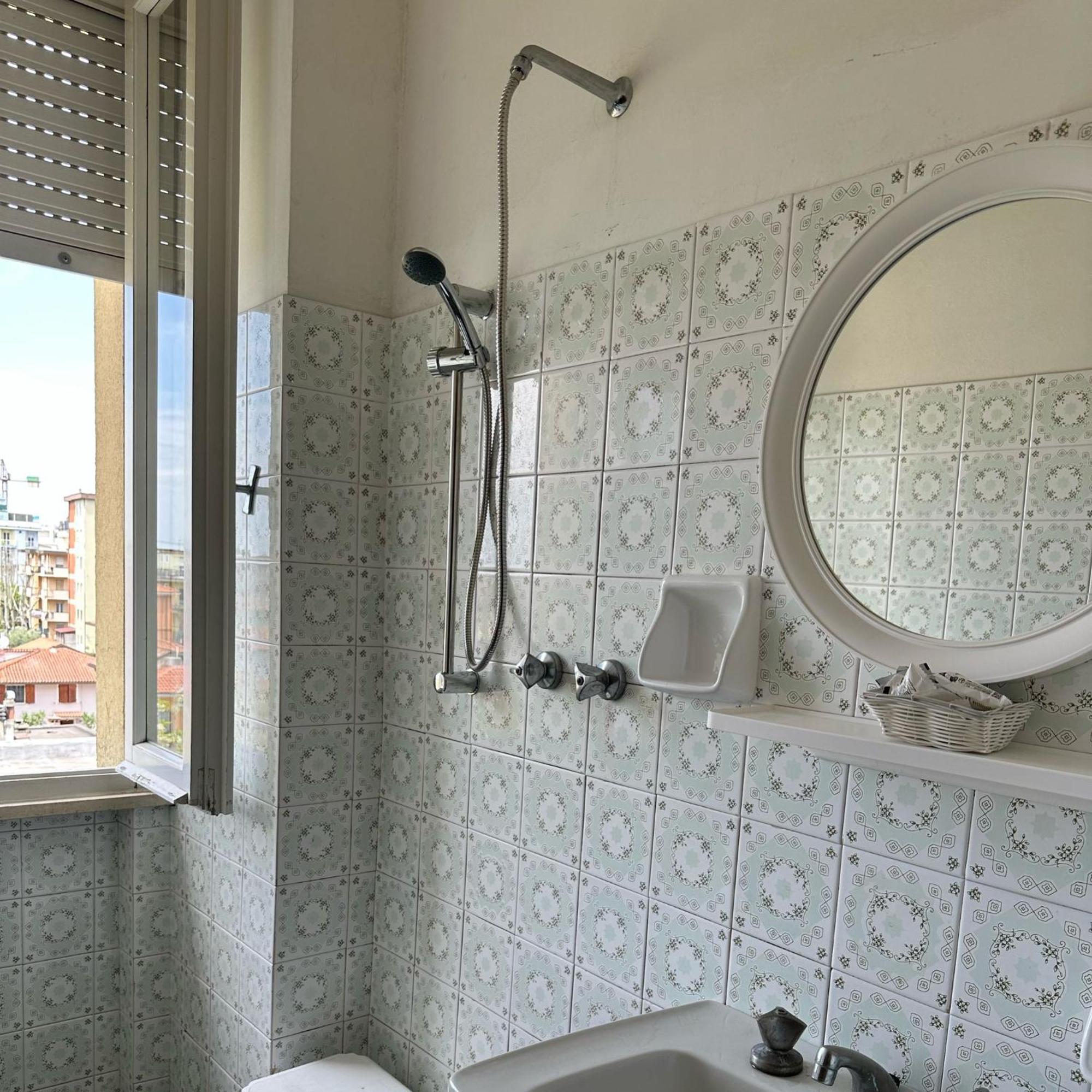 Anny Hotel Римини Екстериор снимка